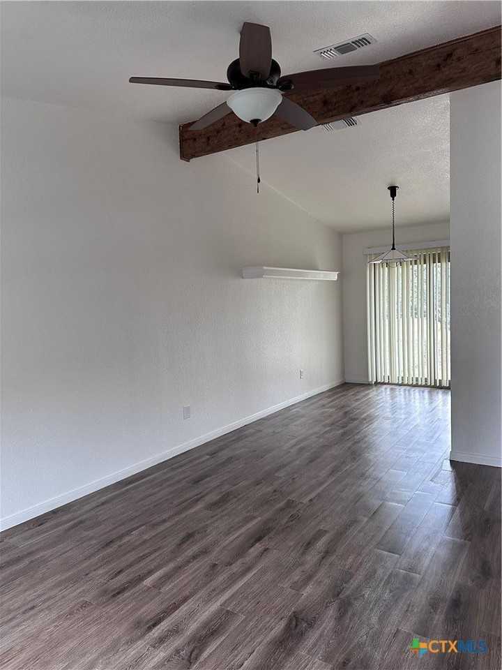 1417 Janet Ln - Photo 2 of 14