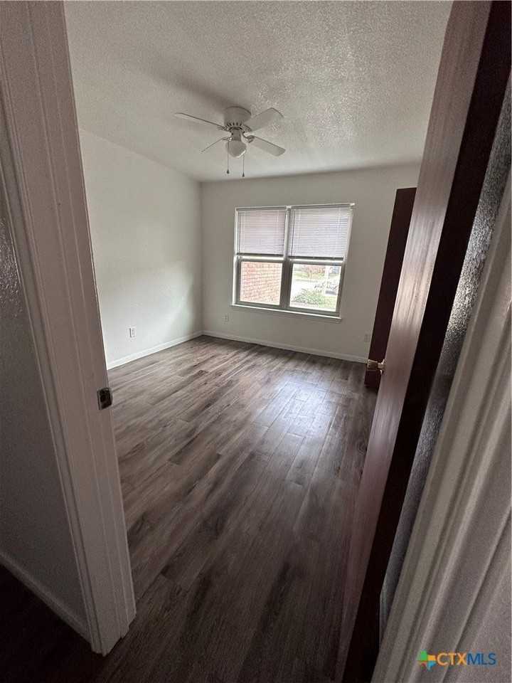 1417 Janet Ln - Photo 6 of 14