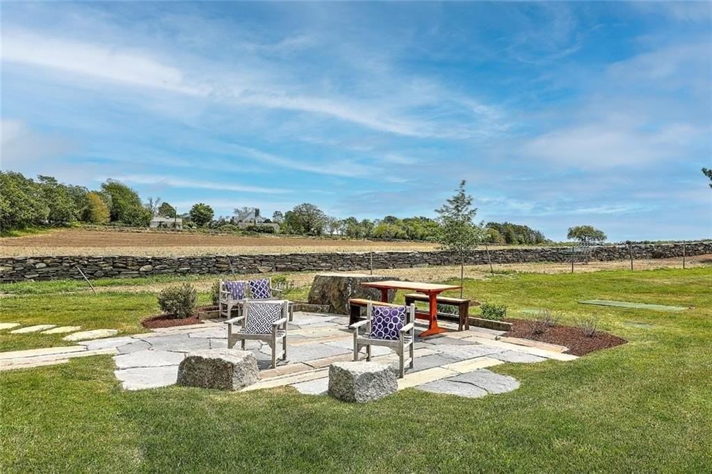 148 Fogland Rd - Photo 5 of 35