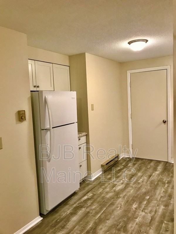 395 Lisbon St #8 - Photo 2 of 9