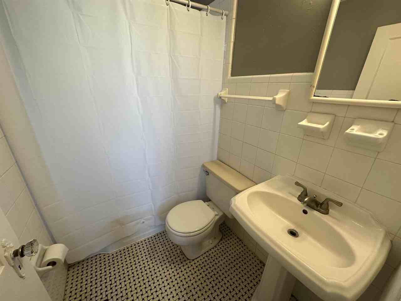 410 E Carolina St #3 - Photo 5 of 6