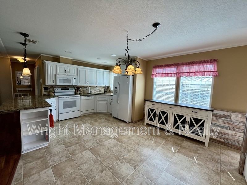 38055 Woodgate Ln - Photo 7 of 25