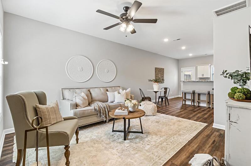 1115 - Photo 3 of 20