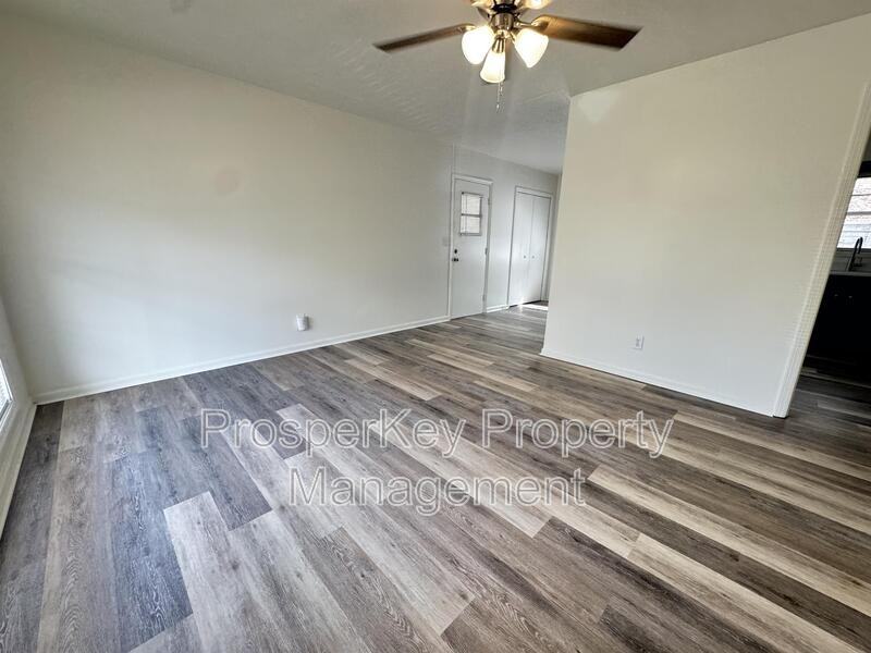 5730 Teresa St - Photo 3 of 20