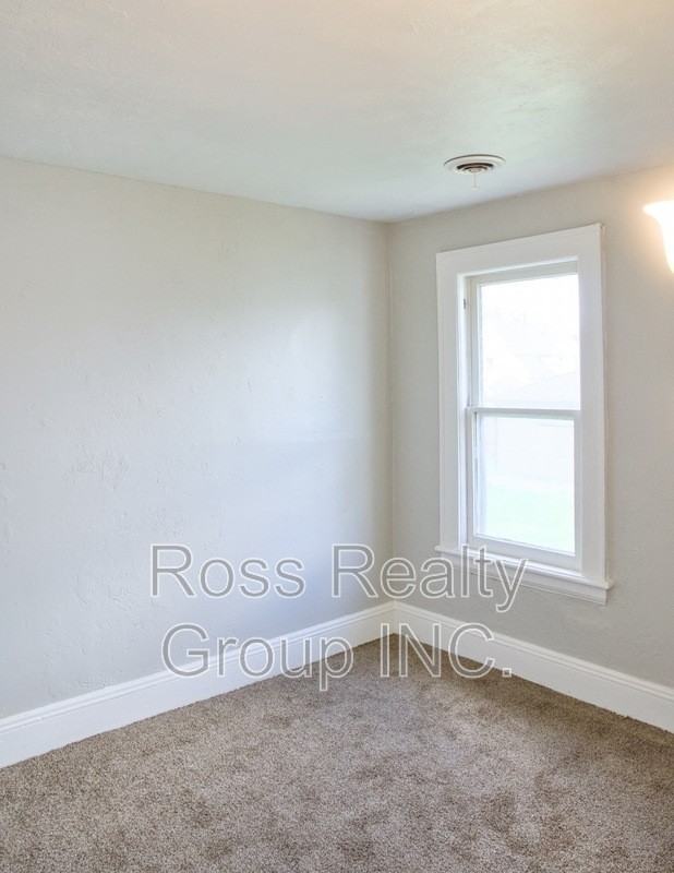 635 Milton St - Photo 7 of 9