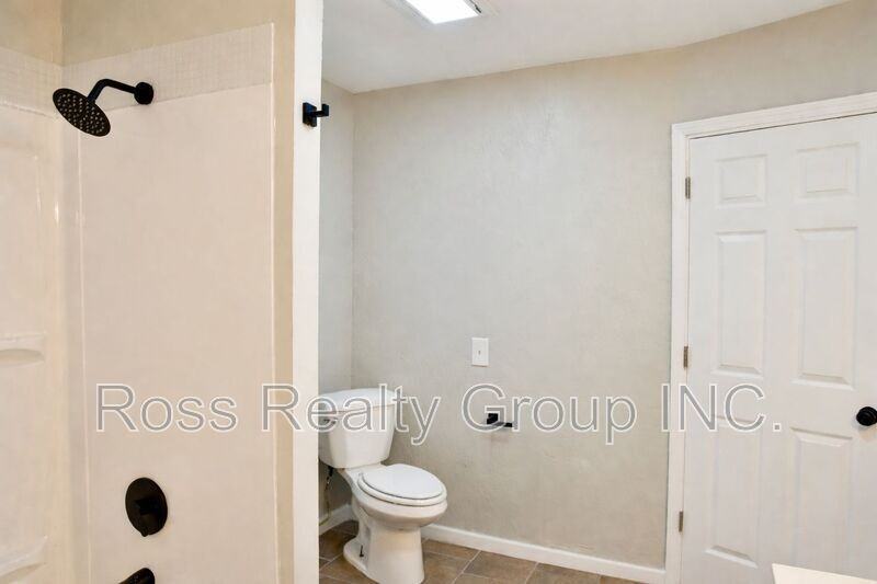 518 Shasta Dr - Photo 5 of 10