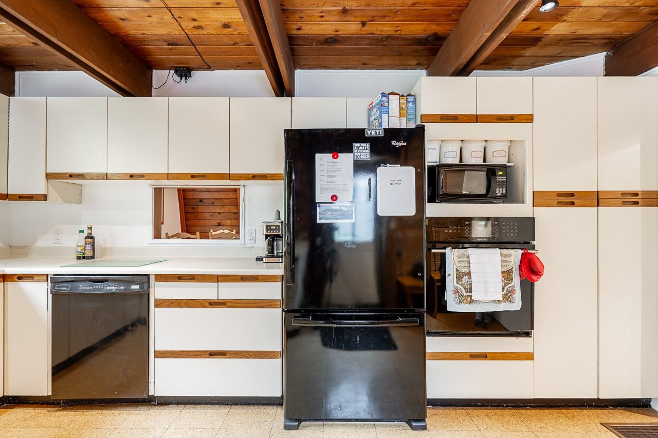 4438 Cove Cliff Road - Photo 6 of 34