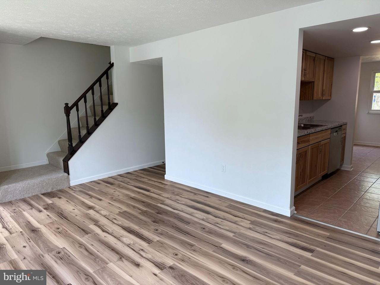 112 Savannah Ct - Photo 6 of 20