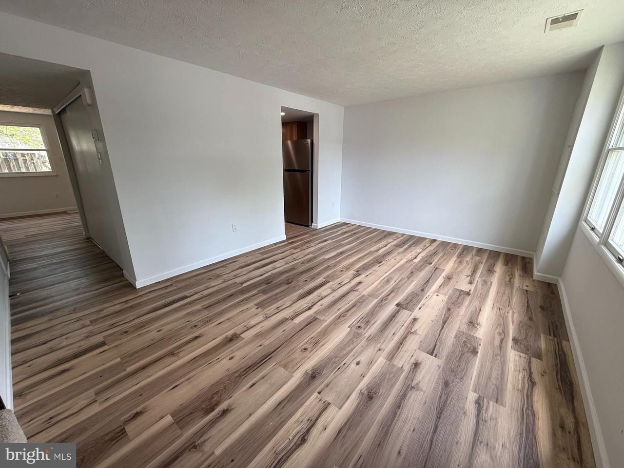 112 Savannah Ct - Photo 7 of 20