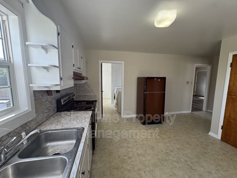 10 N Main St - Photo 3 of 9