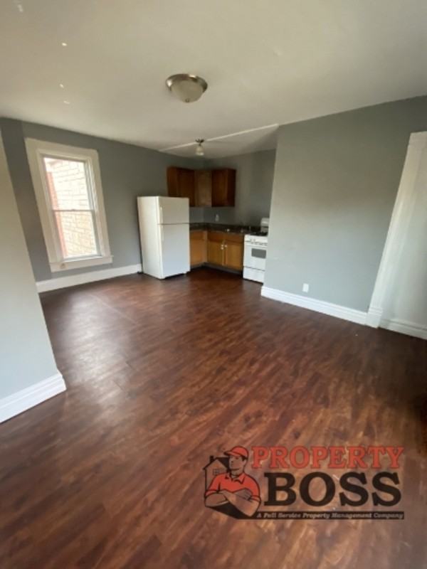 802 Pine St - Photo 4 of 6