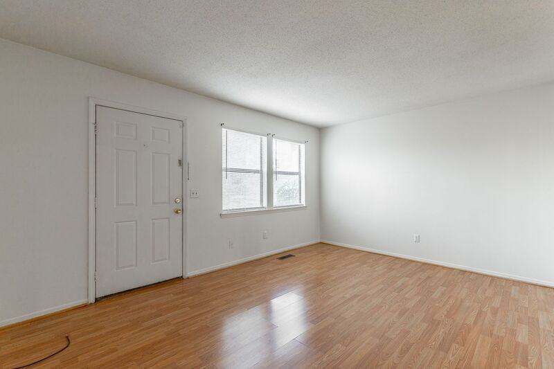 109 Knollwood Dr - Photo 3 of 20