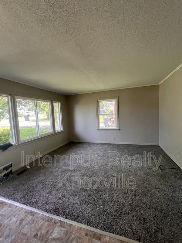 3116 Sunset Ave - Photo 3 of 17