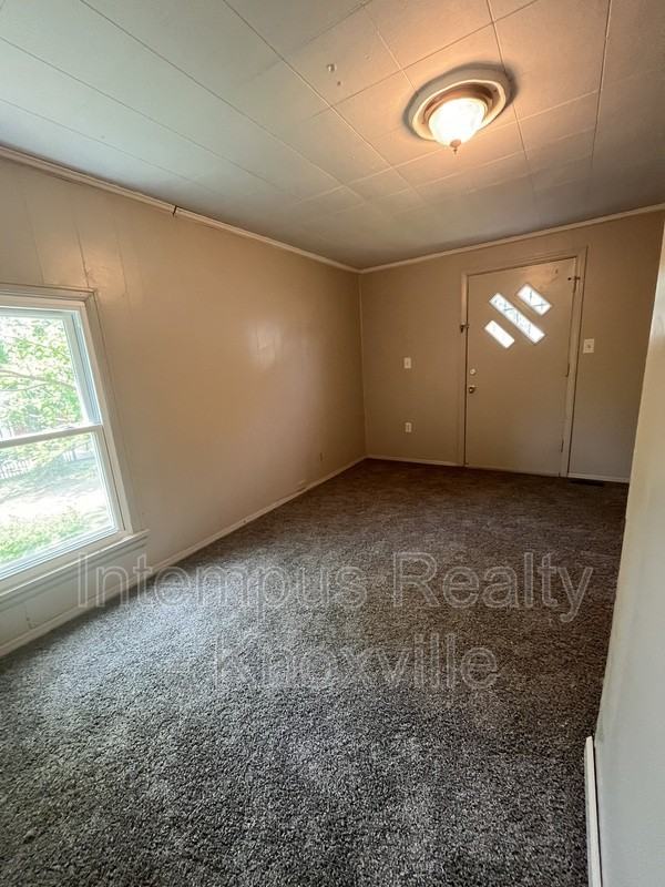 3116 Sunset Ave - Photo 4 of 17