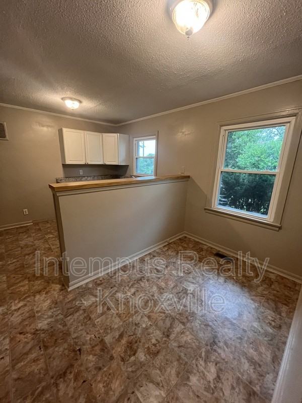 3116 Sunset Ave - Photo 5 of 17