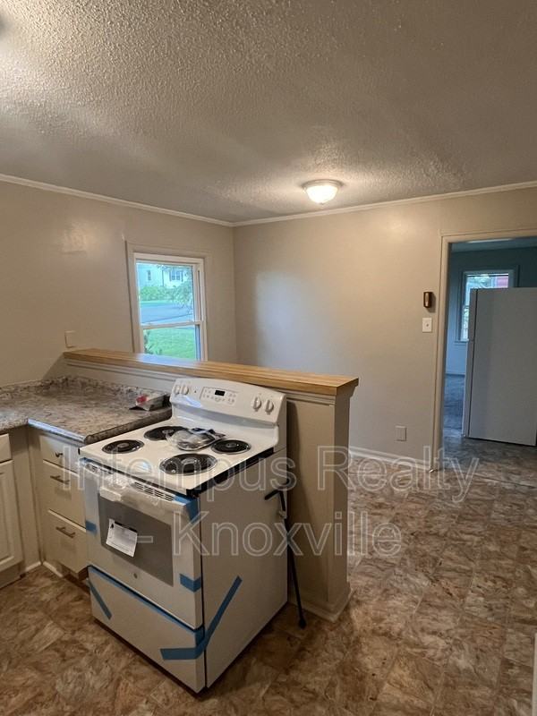 3116 Sunset Ave - Photo 7 of 17