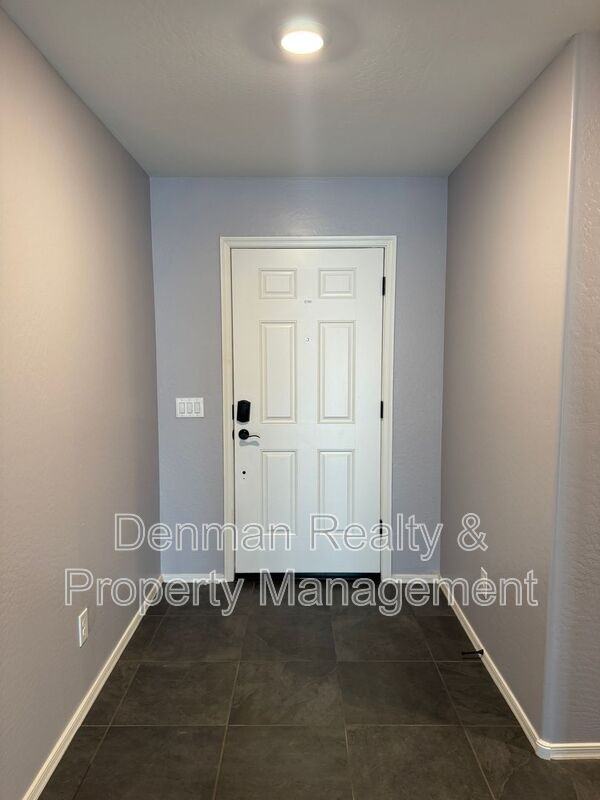 1633 W Pinkley Ct - Photo 4 of 28