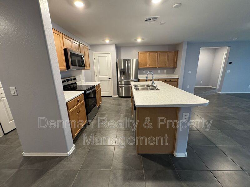 1633 W Pinkley Ct - Photo 7 of 28