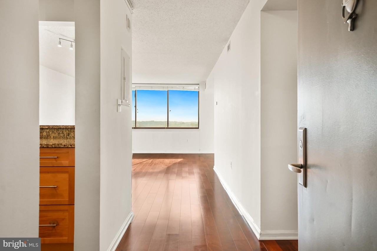 10101 Grosvenor Pl #1909 - Photo 6 of 27