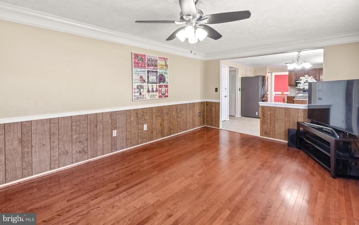 20321 Watkins Meadow Dr - Photo 3 of 16