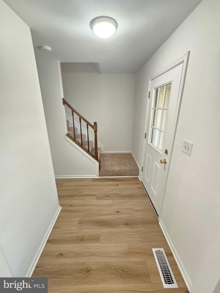 19378 Hottinger Cir - Photo 3 of 34