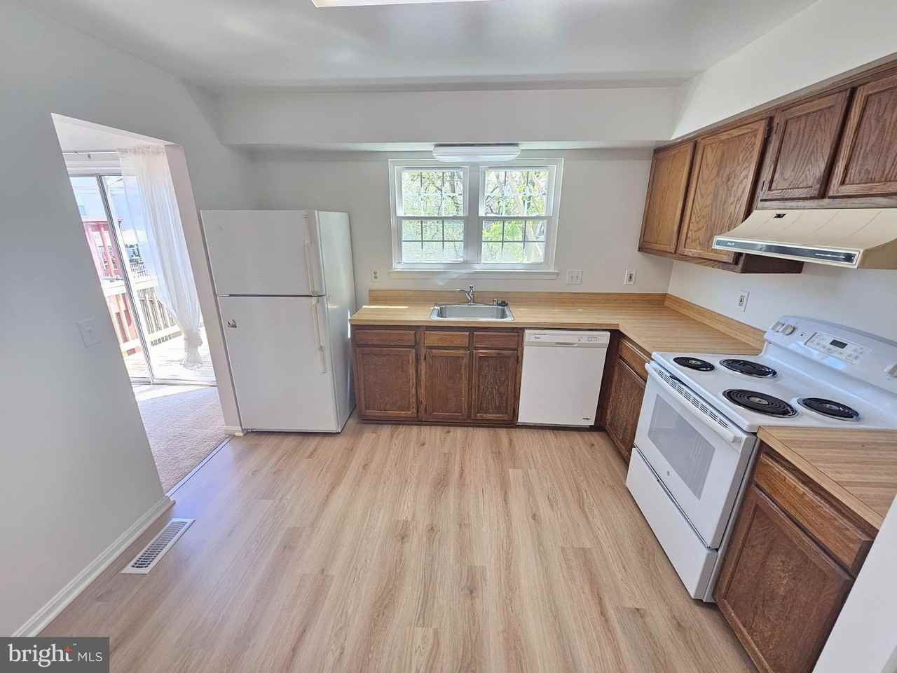 19378 Hottinger Cir - Photo 7 of 34