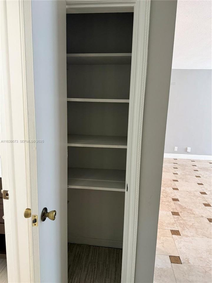 4630 Buchanan Street - Photo 3 of 23