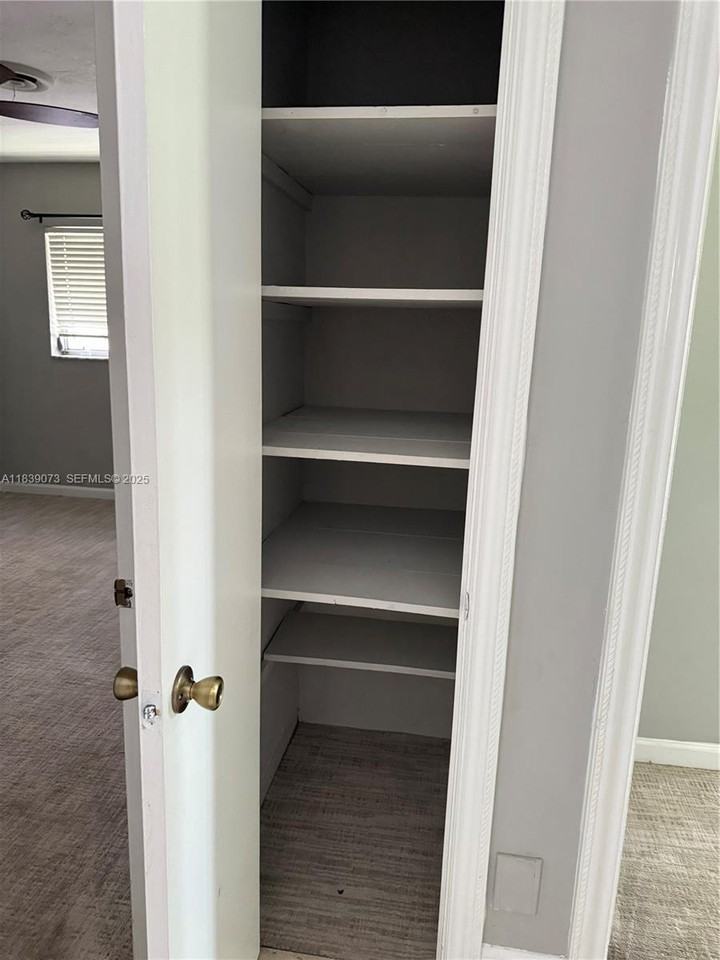 4630 Buchanan Street - Photo 7 of 23