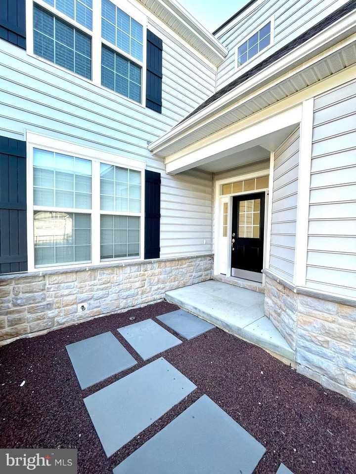 906 Moorings Cir #9 - Photo 2 of 29