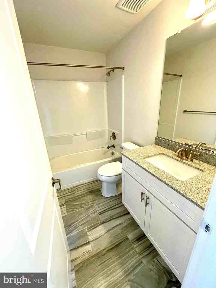 906 Moorings Cir #9 - Photo 6 of 29