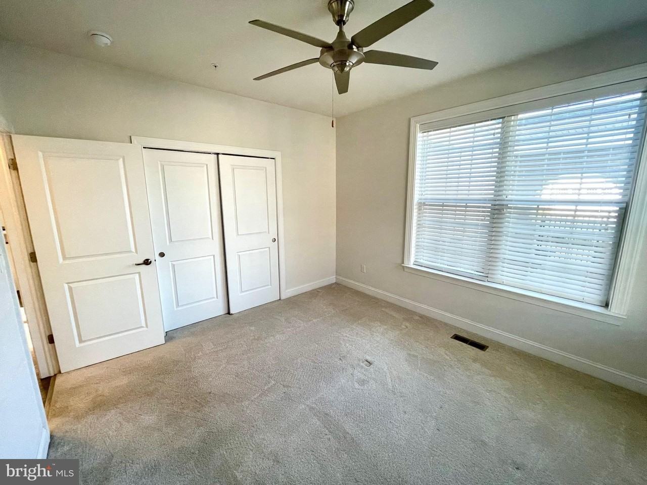 906 Moorings Cir #9 - Photo 7 of 29