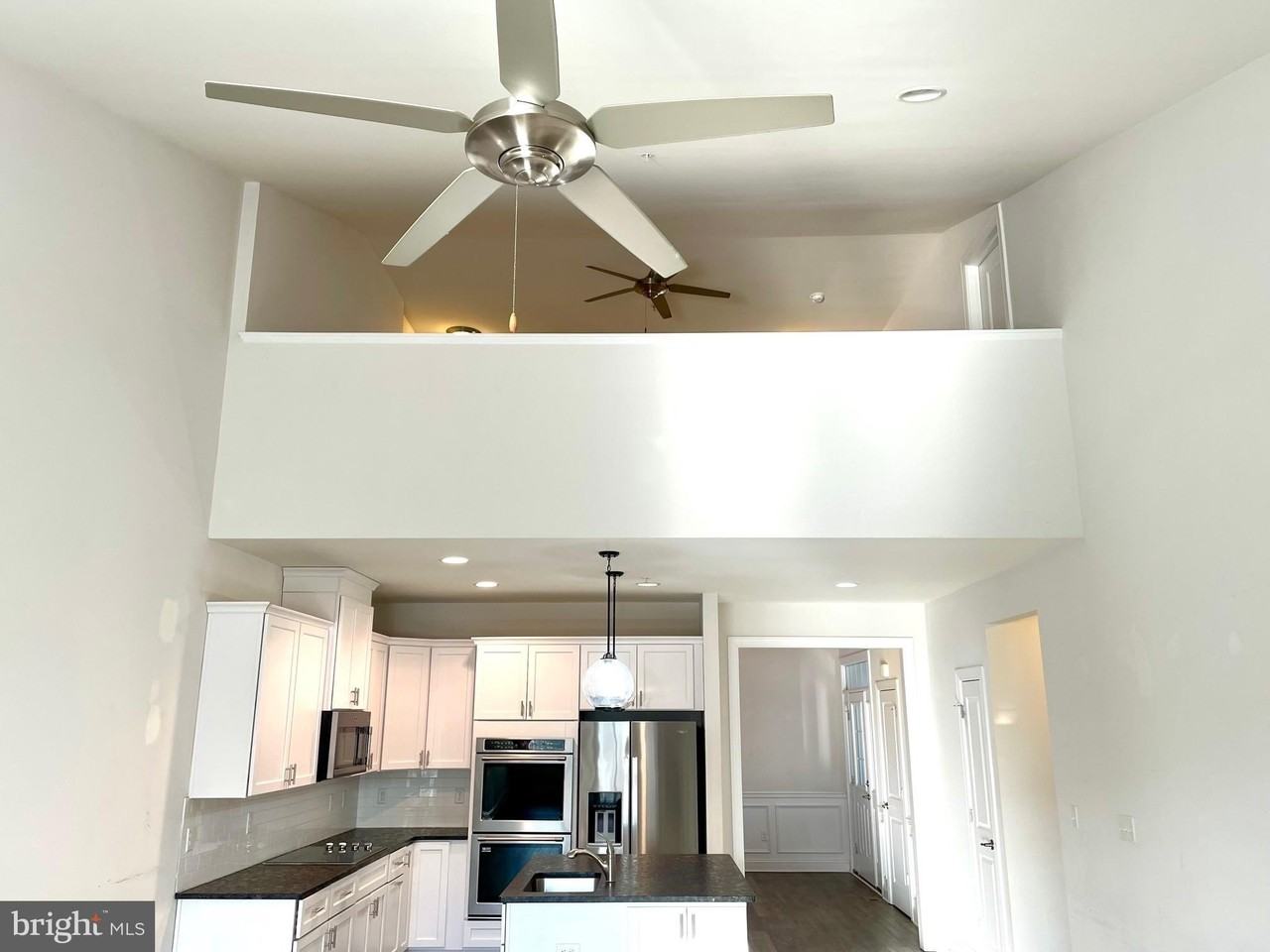 906 Moorings Cir #9 - Photo 4 of 34