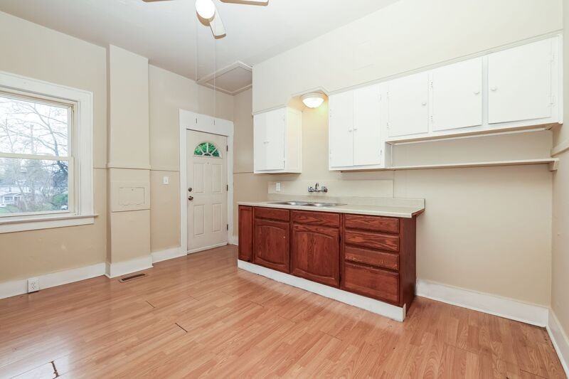 557/559 E Madison Ave #559 - Photo 7 of 11