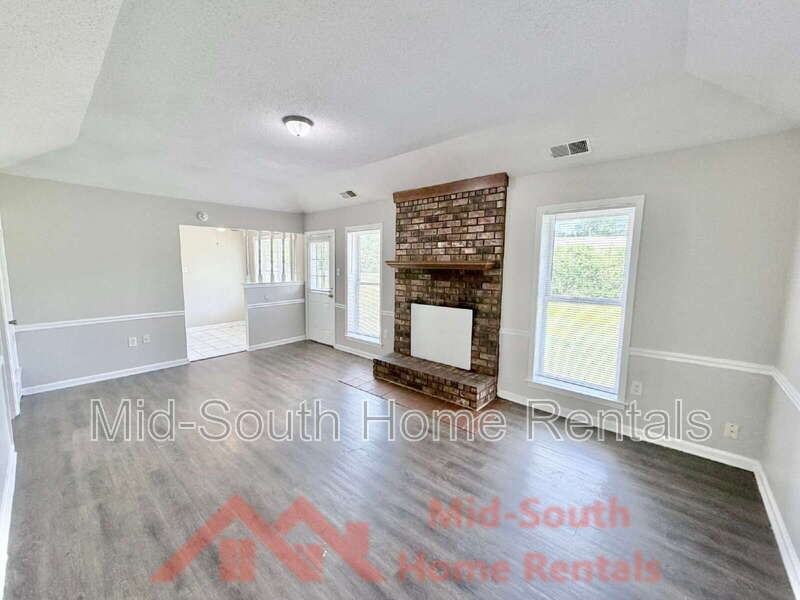 4900 Walden Glen St - Photo 3 of 25