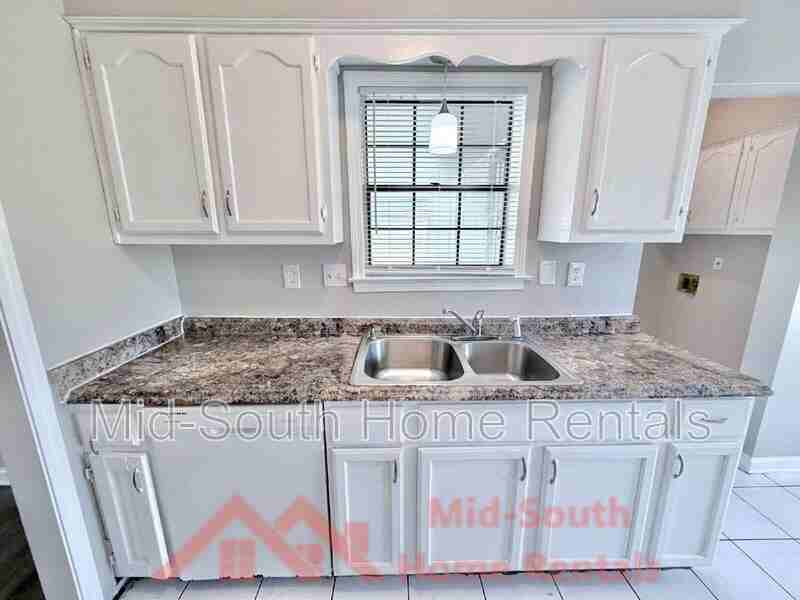 4900 Walden Glen St - Photo 6 of 25