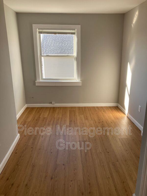 68 Kenney St #4 - Photo 6 of 9
