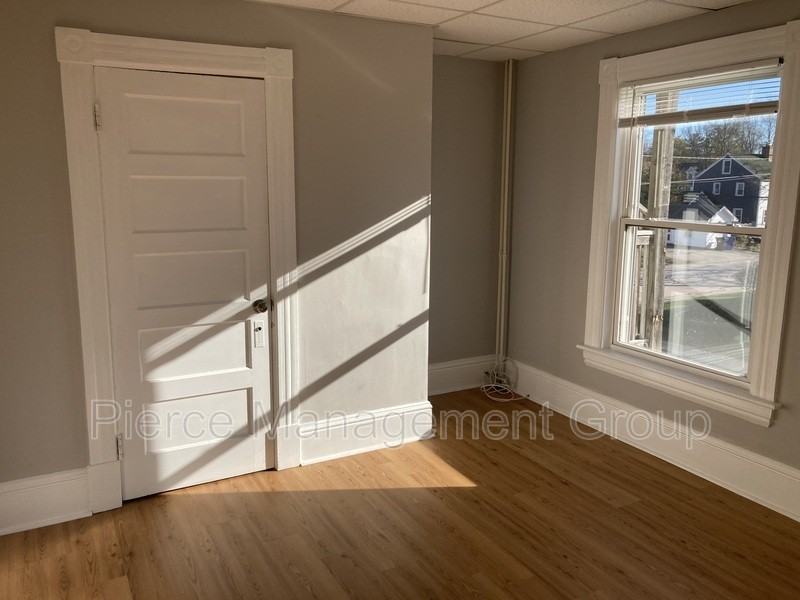 68 Kenney St #4 - Photo 7 of 9