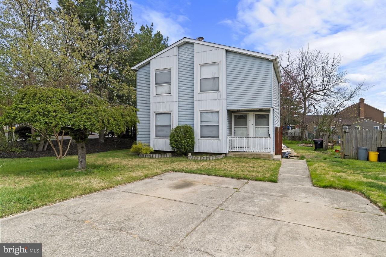 8 Fanelli Ln #A - Photo 3 of 16