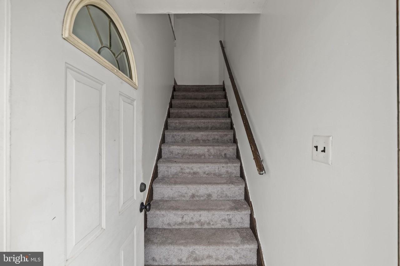8 Fanelli Ln #A - Photo 4 of 16