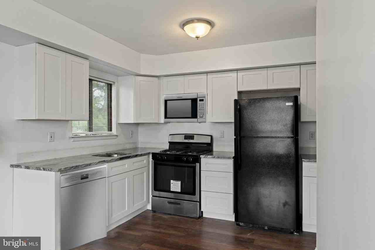 8 Fanelli Ln #A - Photo 5 of 16