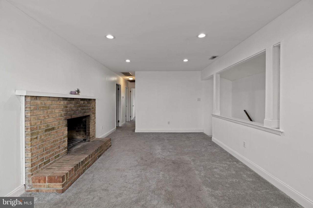 8 Fanelli Ln #A - Photo 7 of 16