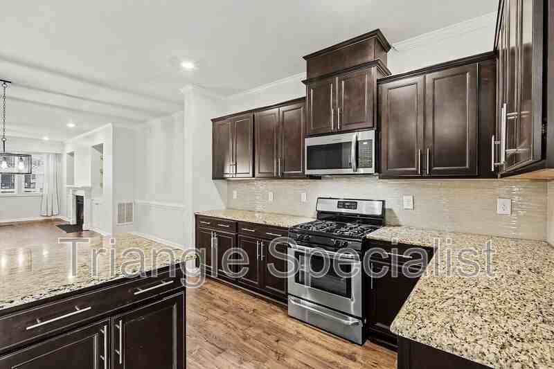512 Austin View Blvd #307 - Photo 7 of 24