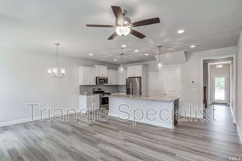 617 Battleboro Dr - Photo 4 of 22