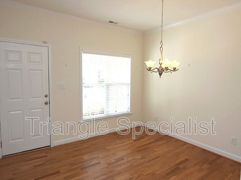 7236 Aquinas Ave - Photo 2 of 13