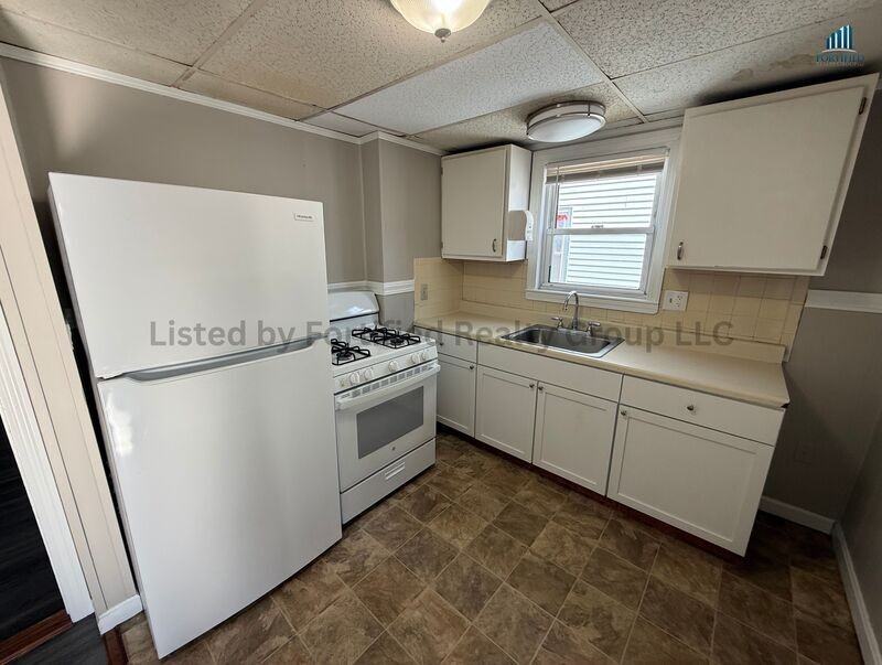 77 Massasoit St #2 - Photo 5 of 19