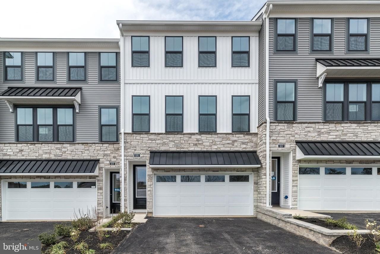 105 BRIANNA Court - Photo 2 of 50