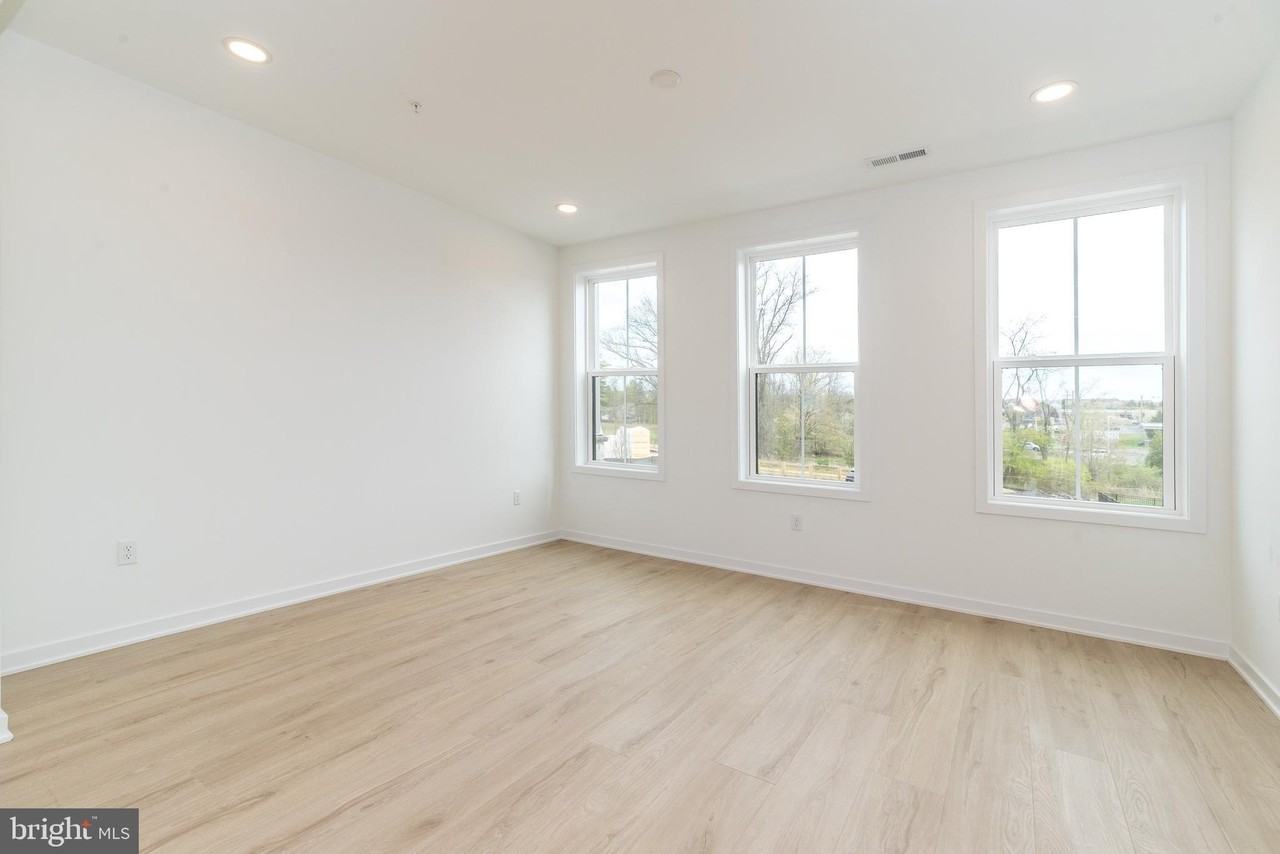 105 BRIANNA Court - Photo 7 of 50