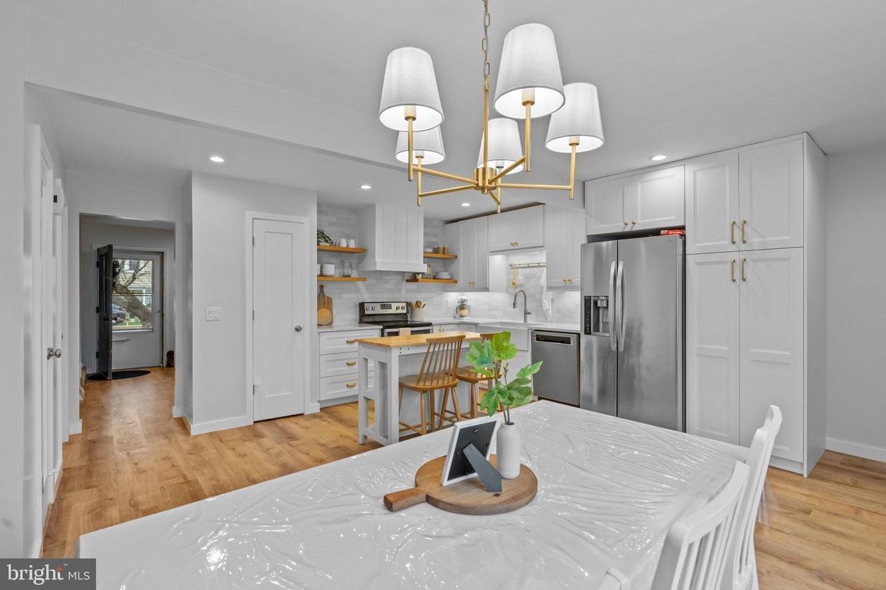 1232 Peggy Dr - Photo 7 of 23