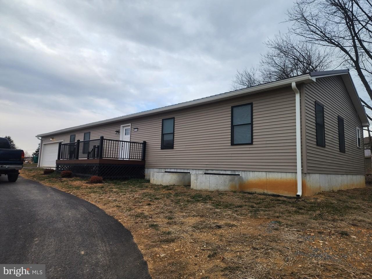 Hickory Ct - Photo 4 of 5