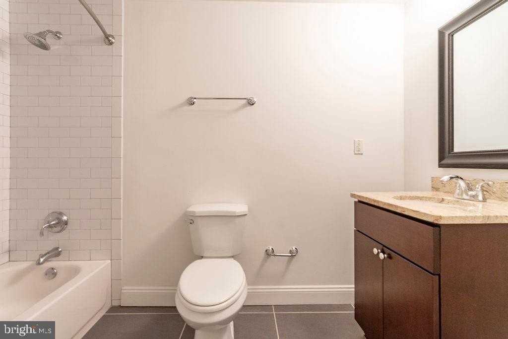 1311 Spruce St #103 - Photo 6 of 7